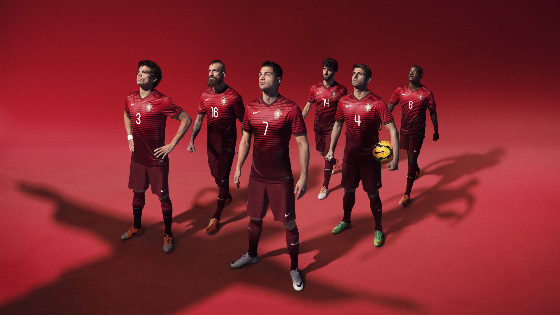 中立B男队在冲刺段更具攻击性,中立球员